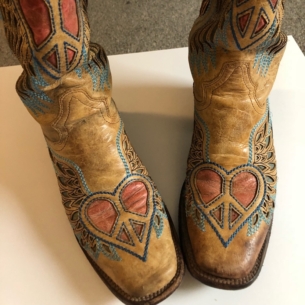 Boots - Picture 2 of 5